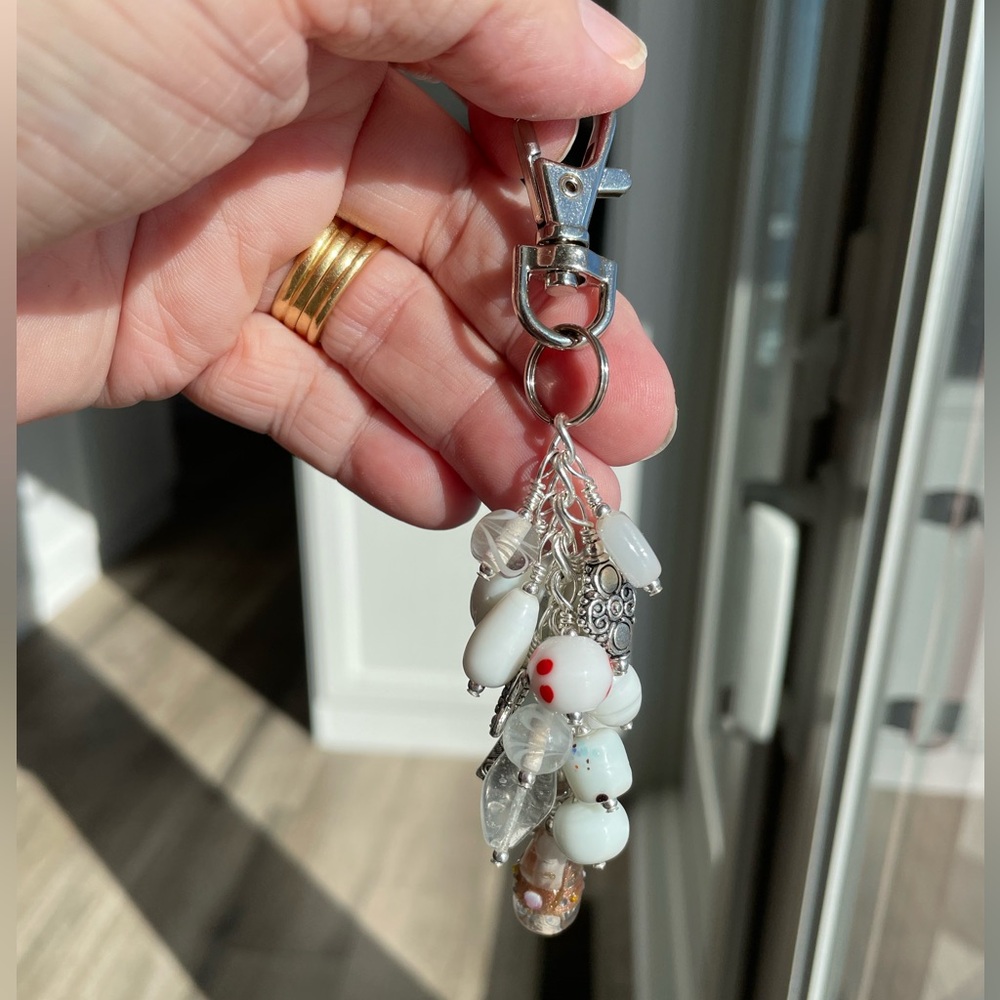 Handmade Long White Bead Grape Hand Bag Charm Keychain Snap Hook Clip